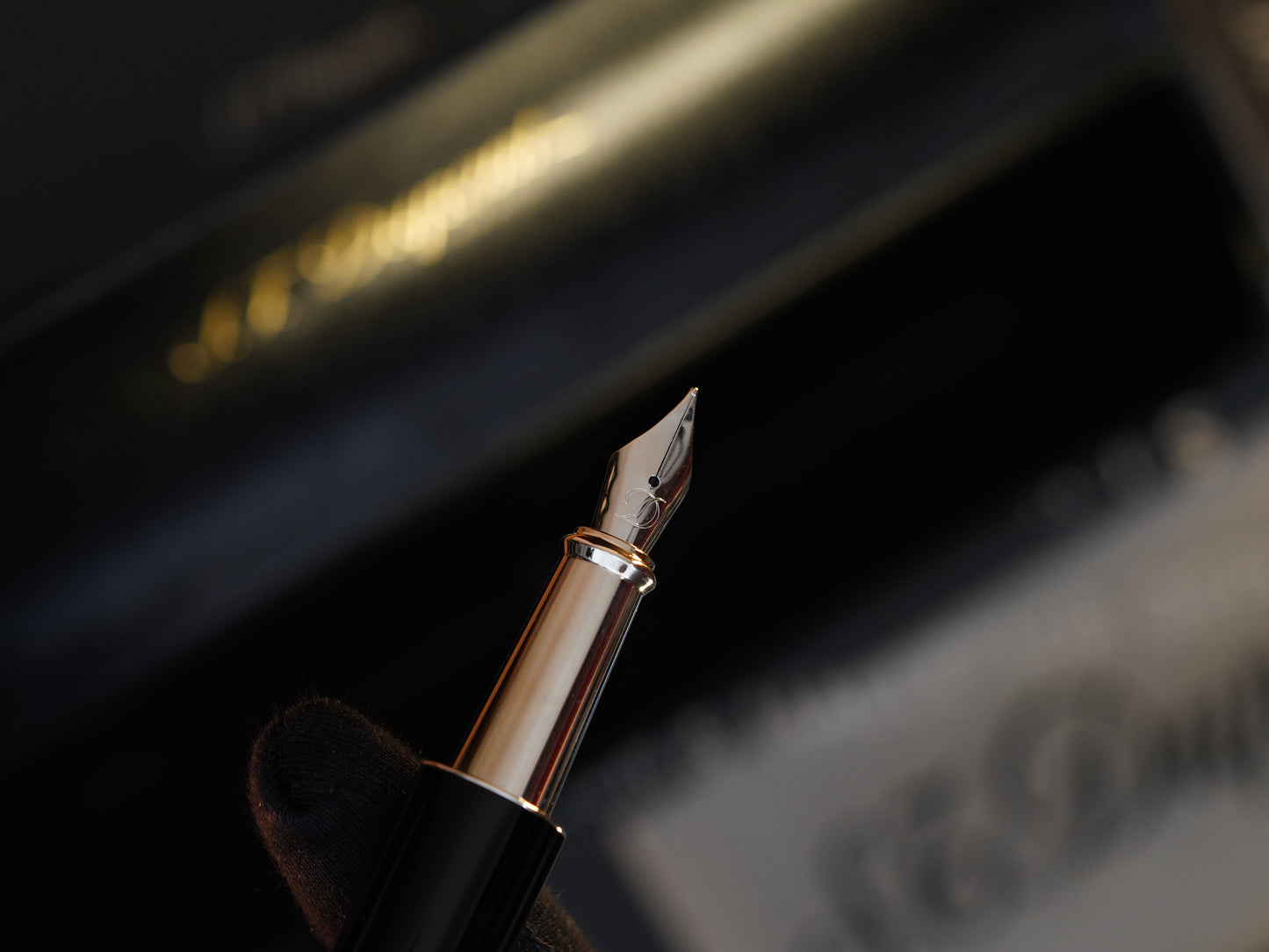 Vintage St Dupont Ruby Stone Luxury Natural Black Lacquer Fountain Pen