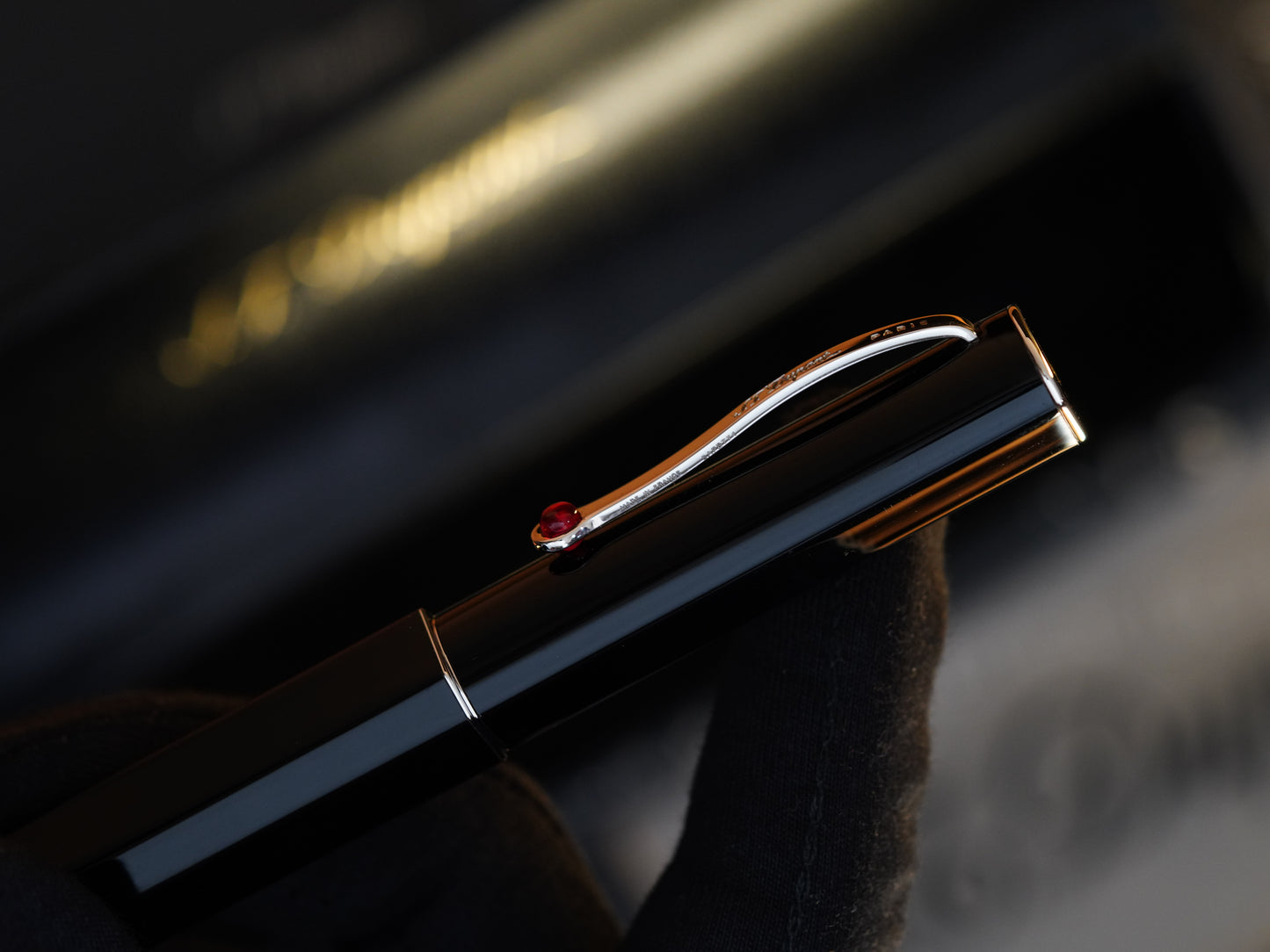 Vintage St Dupont Ruby Stone Luxury Natural Black Lacquer Fountain Pen