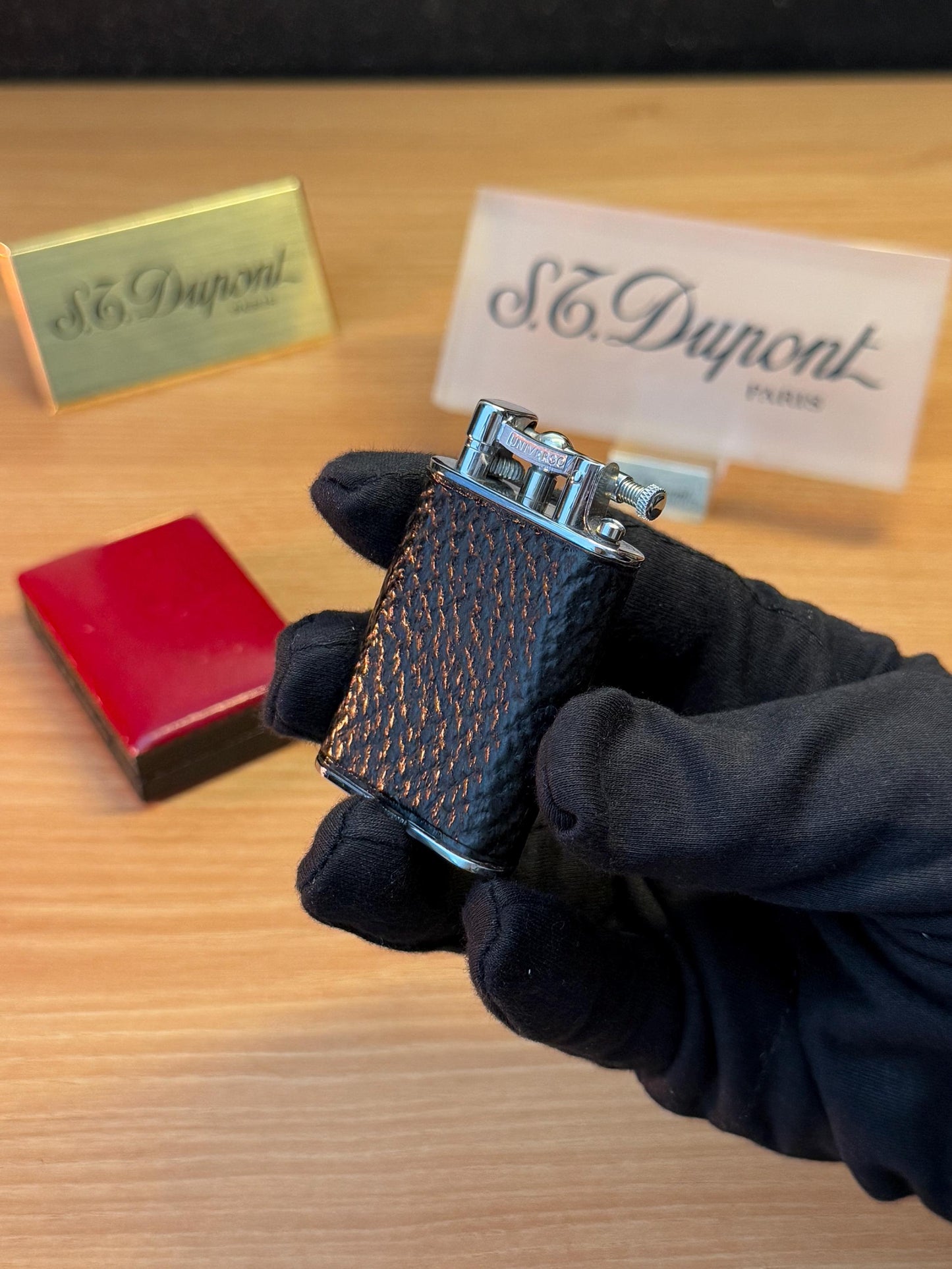 antique 1930 Universo Buffalo Unique Rare Genuine Leather Lighter / never used in amazing condition / with its rare wood made box benzine