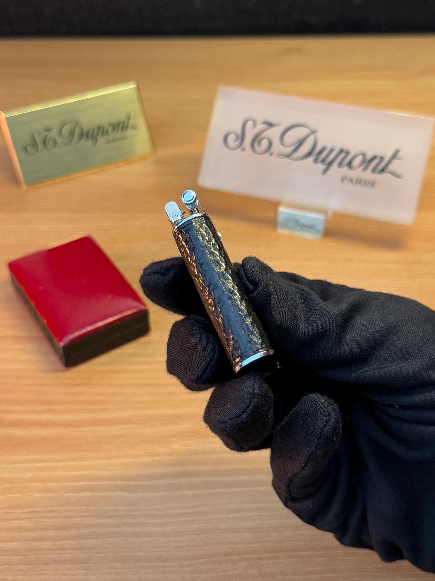 antique 1930 Universo Buffalo Unique Rare Genuine Leather Lighter / never used in amazing condition / with its rare wood made box benzine