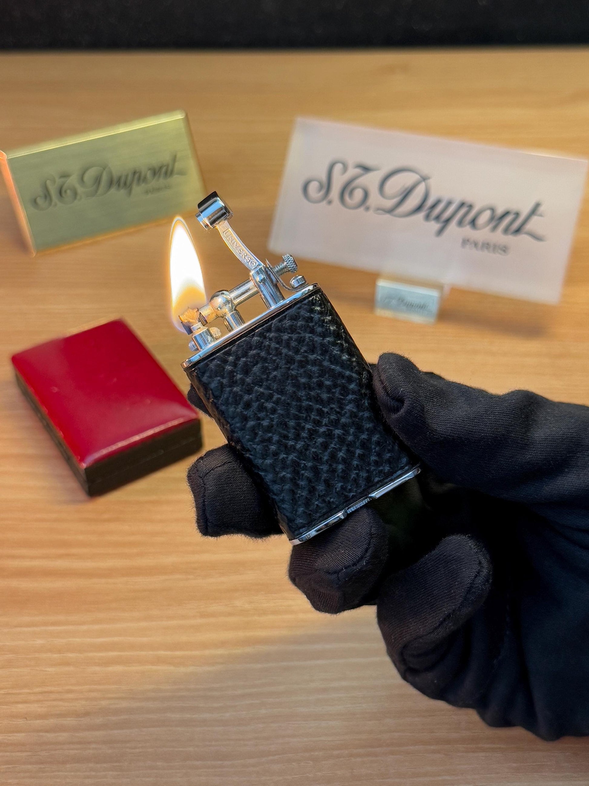 antique 1930 Universo Buffalo Unique Rare Genuine Leather Lighter / never used in amazing condition / with its rare wood made box benzine