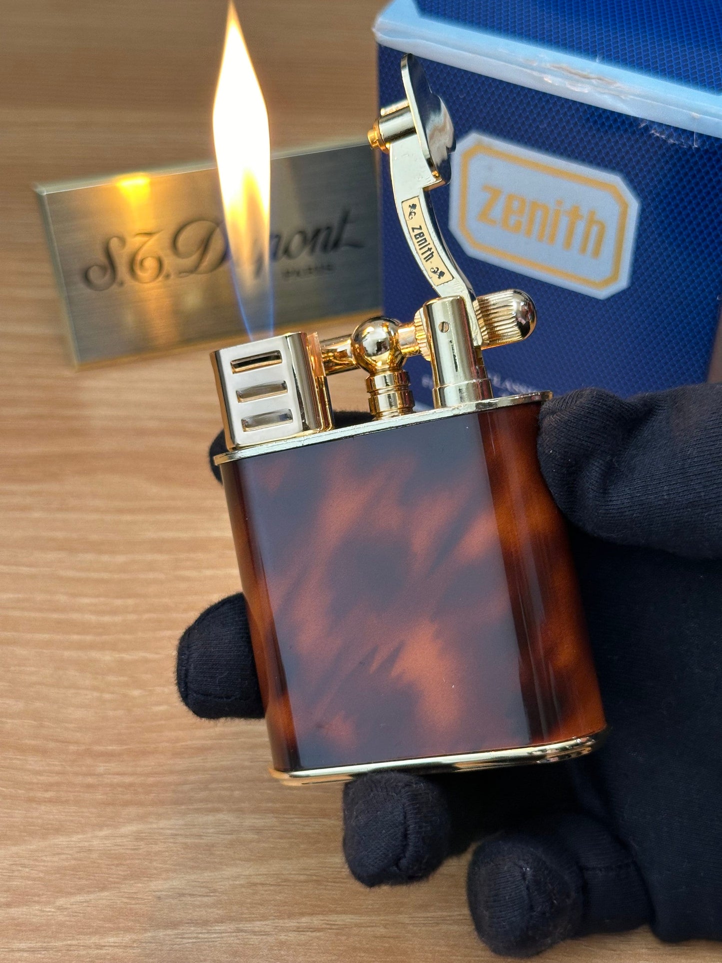 Vintage 1980 Zenith High quality Table lighter Gold plated & Tortoiseshell lacquer \ Heavy lighter in hand \ never used