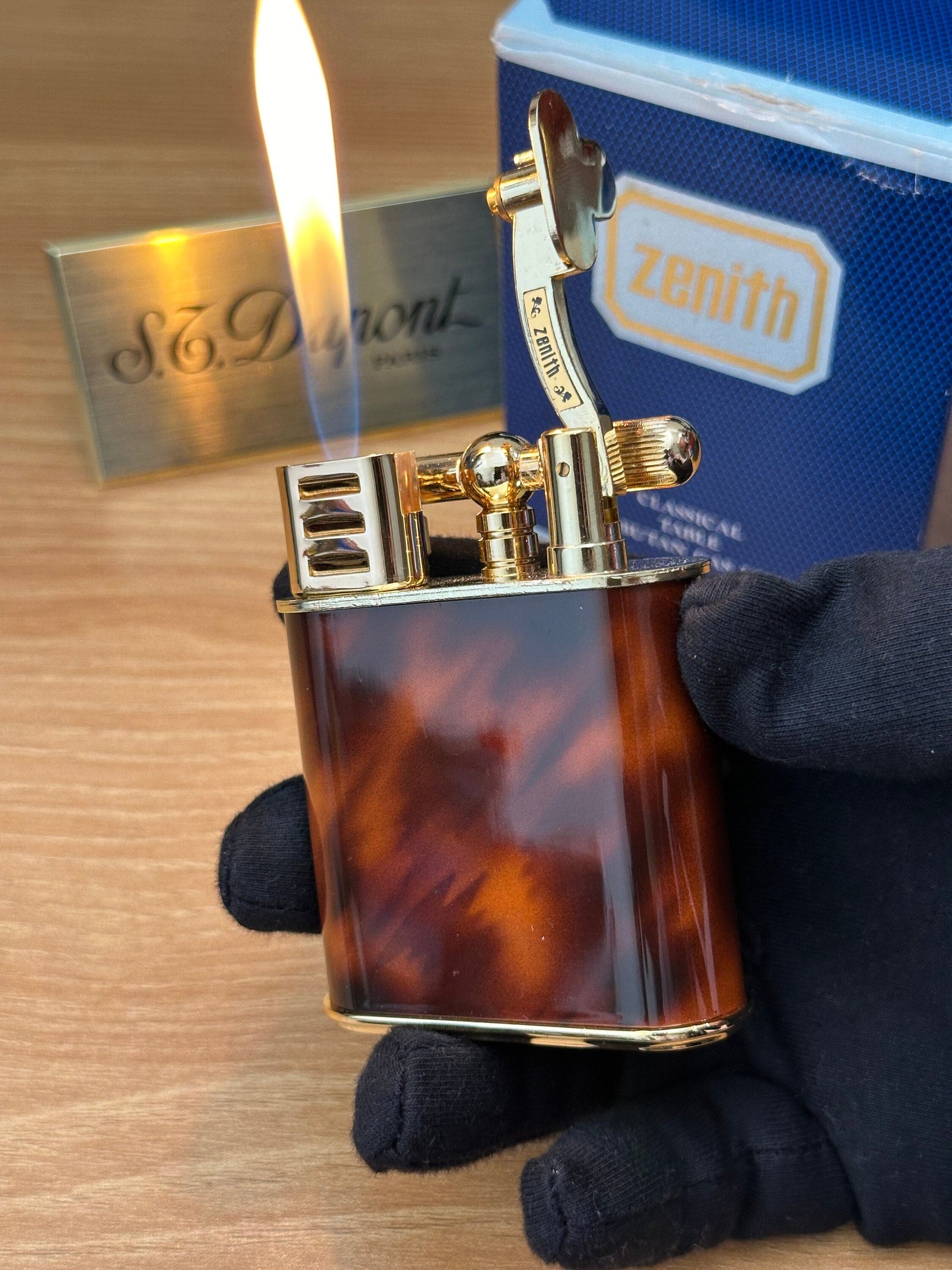 Vintage 1980 Zenith High quality Table lighter Gold plated & Tortoiseshell lacquer \ Heavy lighter in hand \ never used