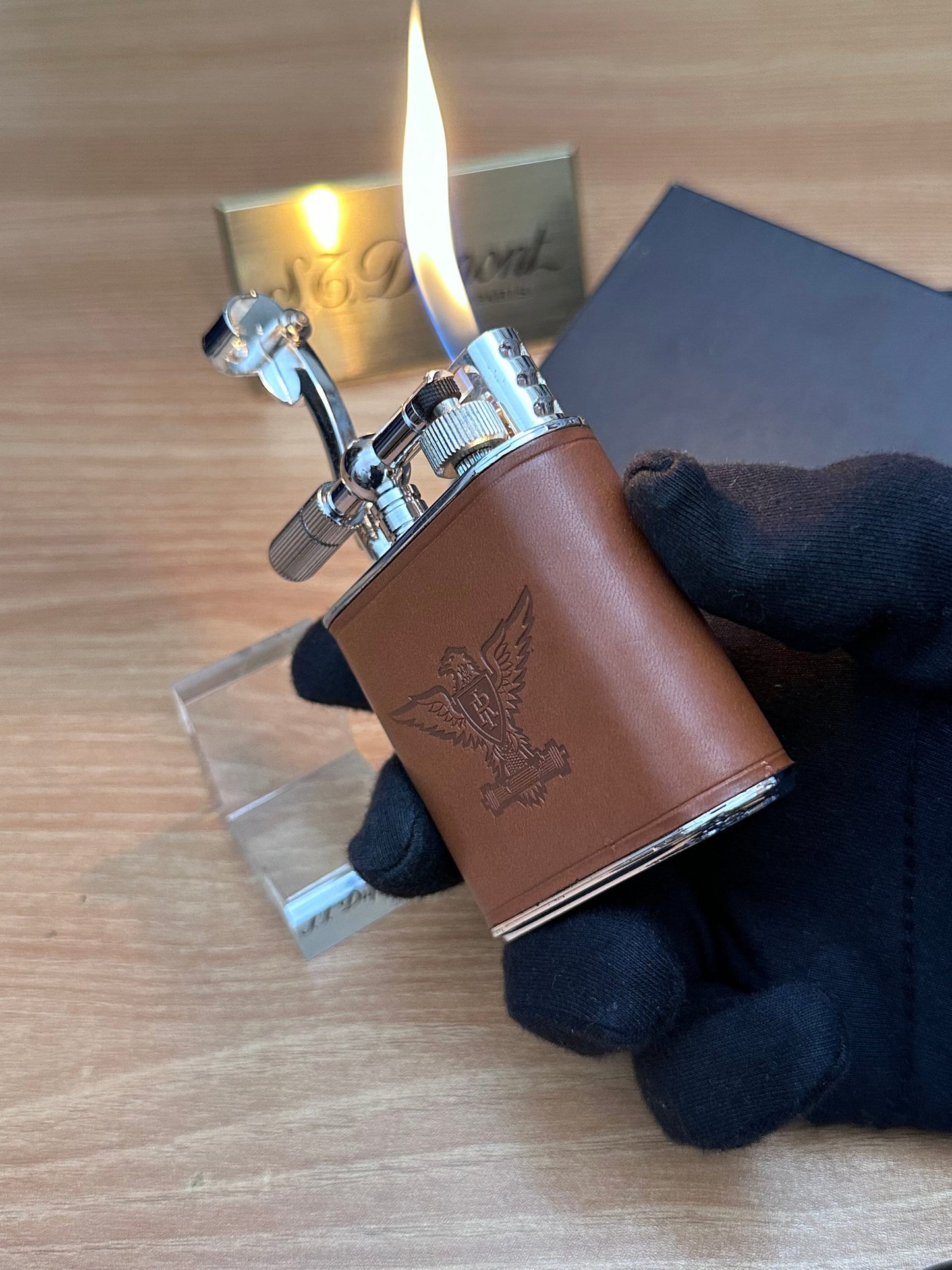 Vintage 1980 ESERCITO table lighter with leather design \ with box never used \ working perfect for cigar & table decor