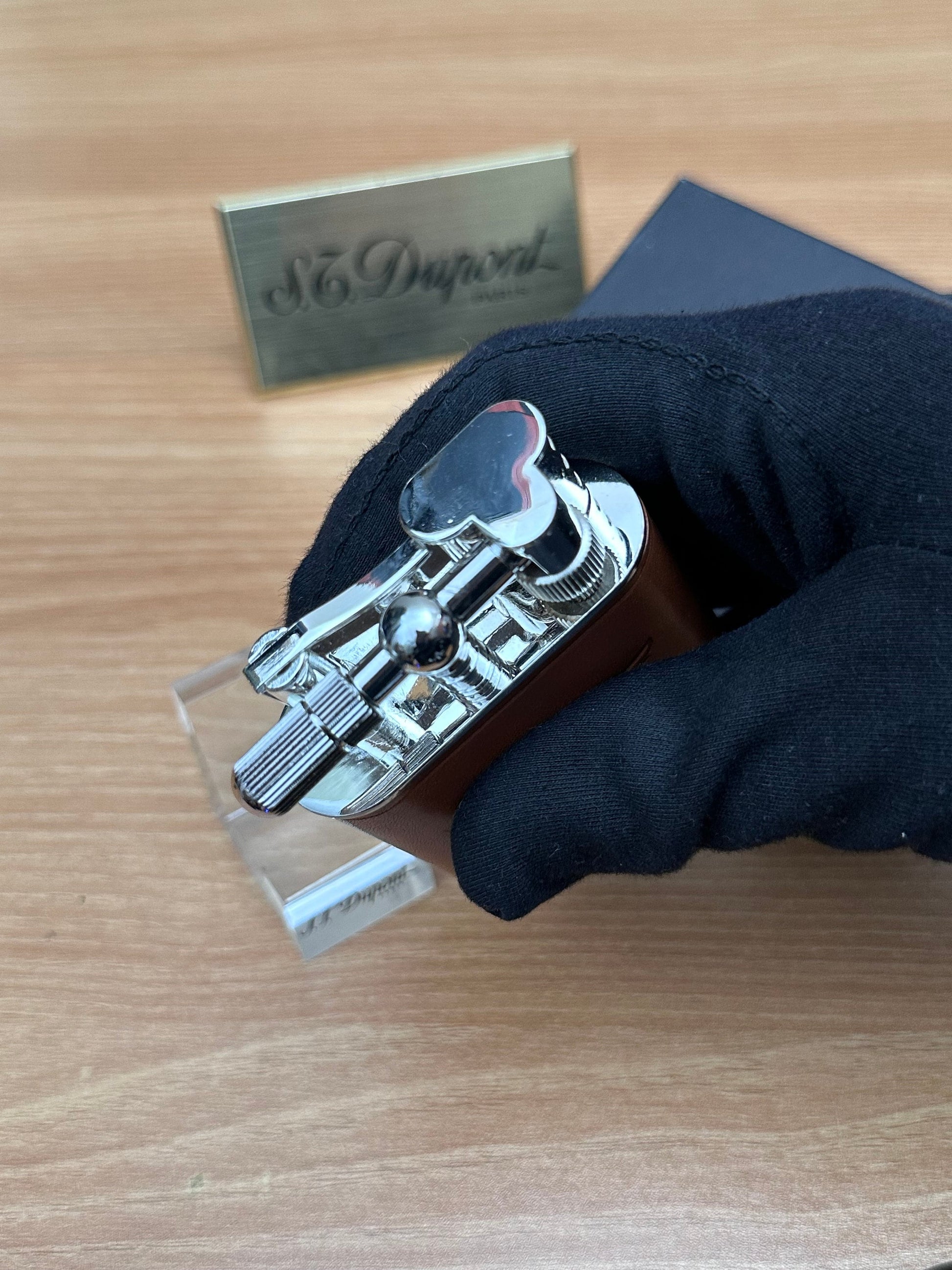 Vintage 1980 ESERCITO table lighter with leather design \ with box never used \ working perfect for cigar & table decor