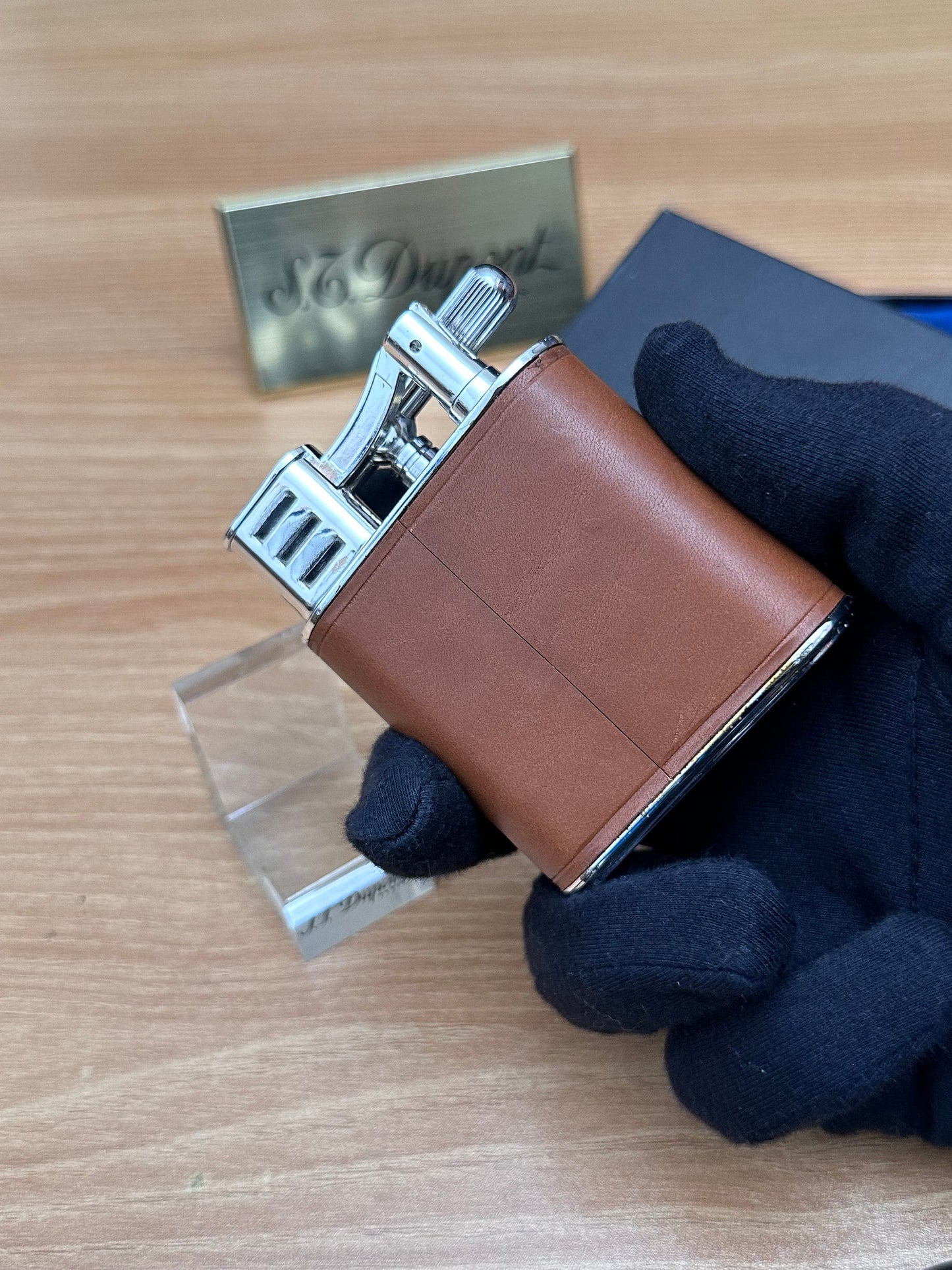 Vintage 1980 ESERCITO table lighter with leather design \ with box never used \ working perfect for cigar & table decor
