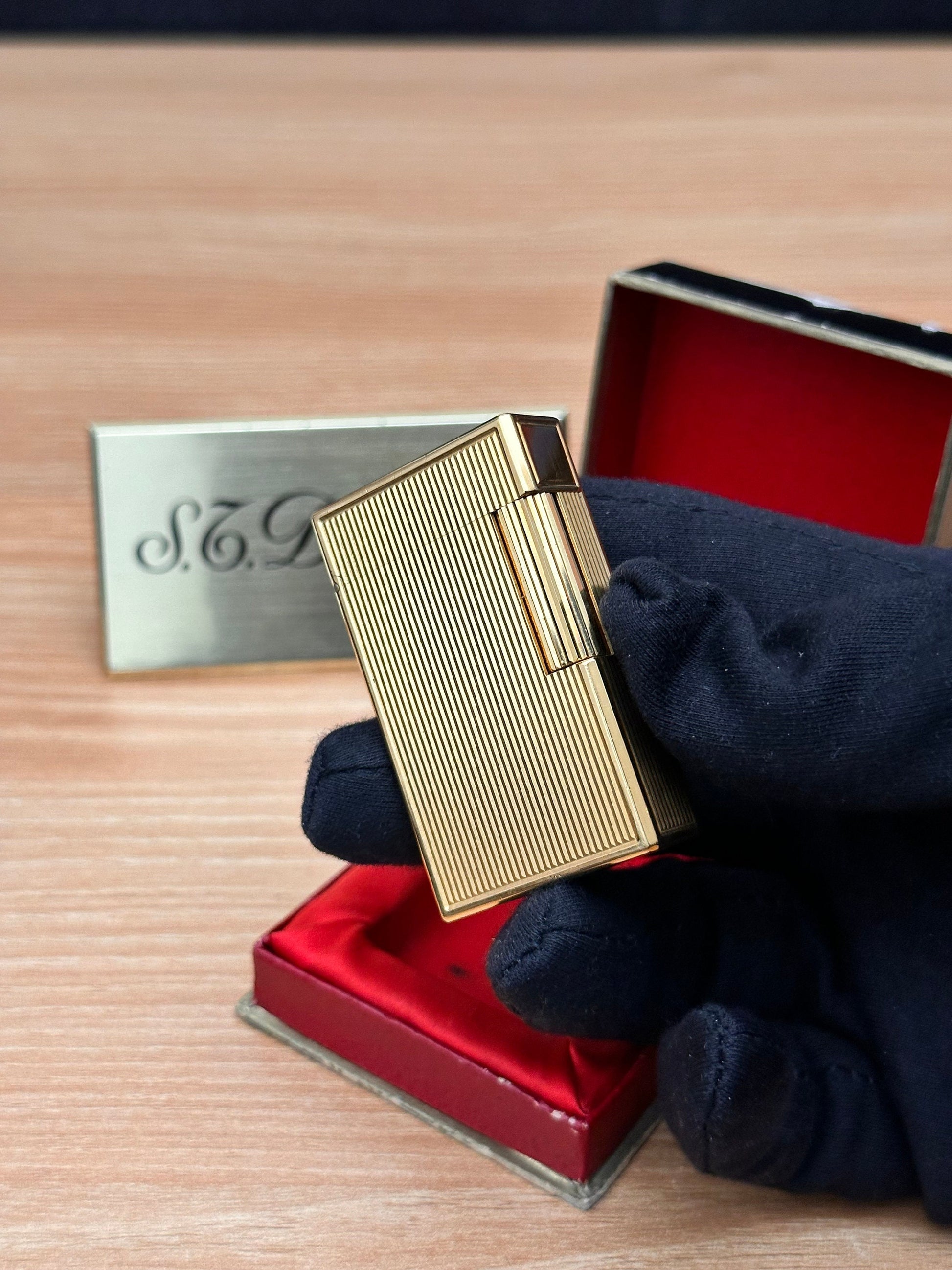 Vintage 1991 Jubile Limited Gold lighter \ working with fluid benzine \ amazing condition