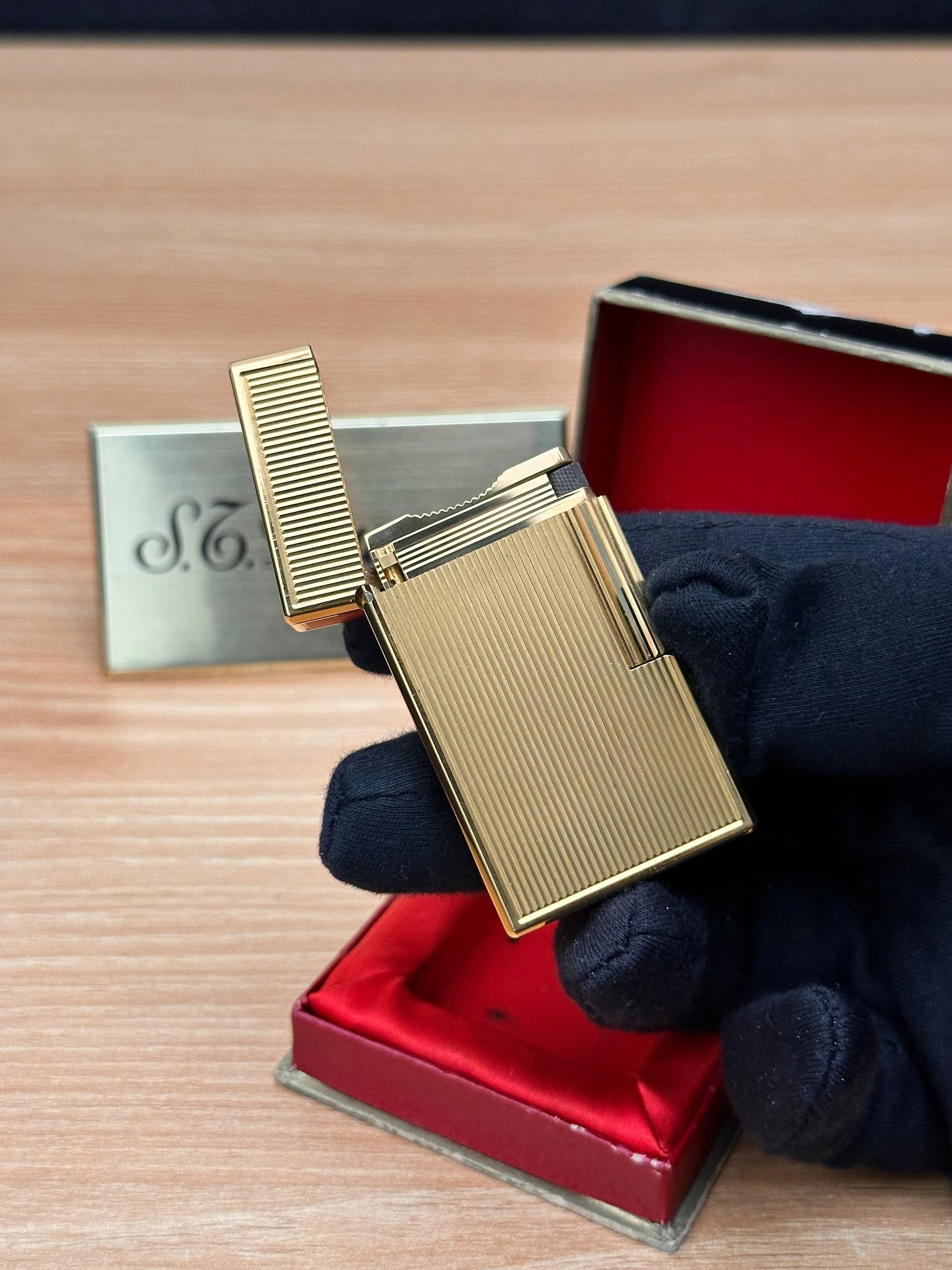 Vintage 1991 Jubile Limited Gold lighter \ working with fluid benzine \ amazing condition