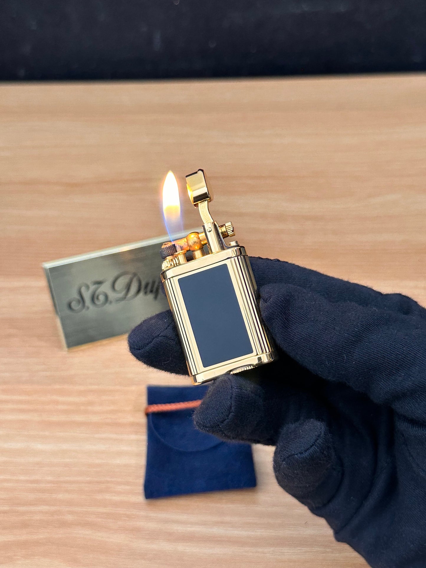 vintage 1980 Rare Dunhill Unique mini Heavy gold finish black lacquer \ good condition \ working perfect