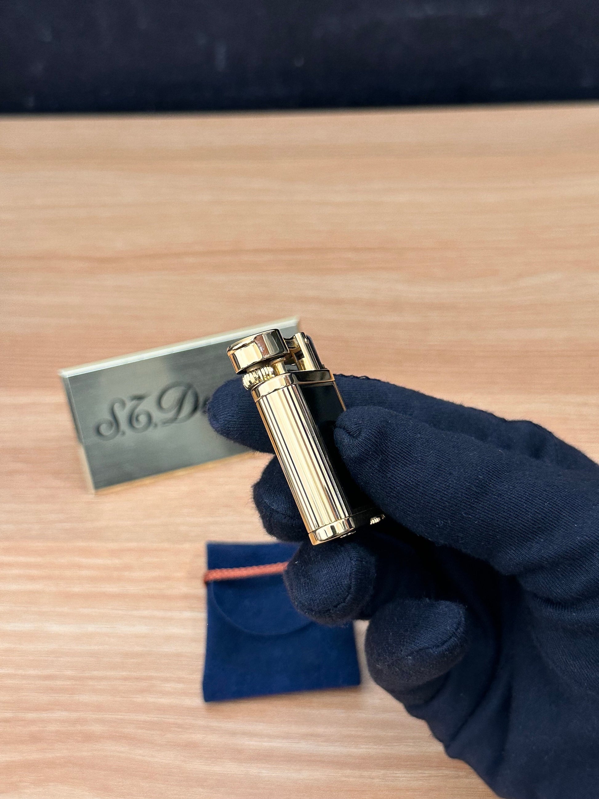 vintage 1980 Rare Dunhill Unique mini Heavy gold finish black lacquer \ good condition \ working perfect
