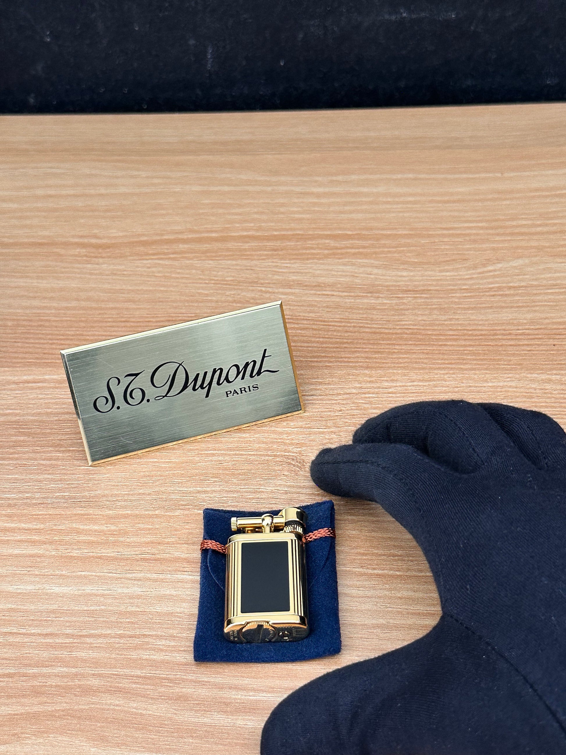 vintage 1980 Rare Dunhill Unique mini Heavy gold finish black lacquer \ good condition \ working perfect